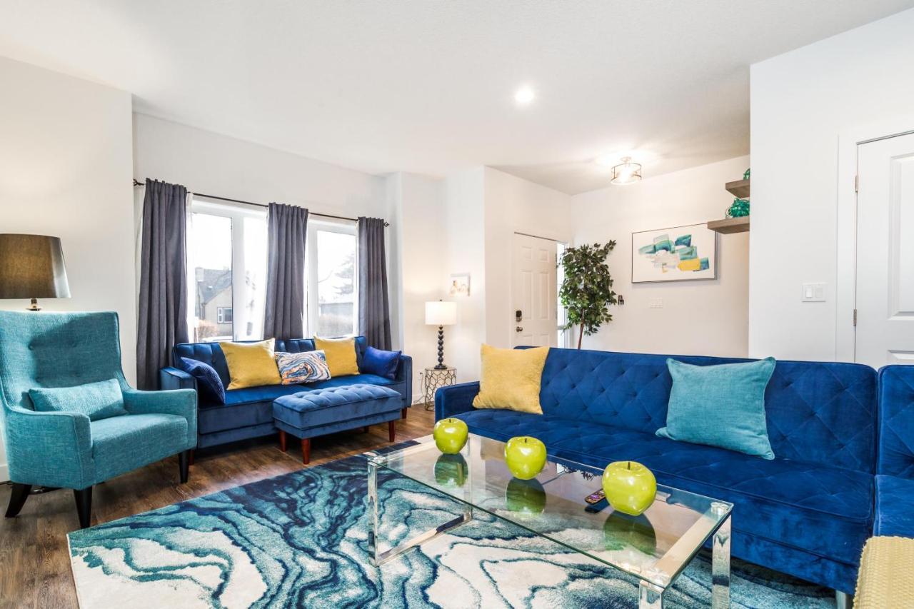 Vibrant Modern Oasis - Free Parking, Netflix, Fast Wi-Fi - Long Stays Welcome Edmonton Exterior foto